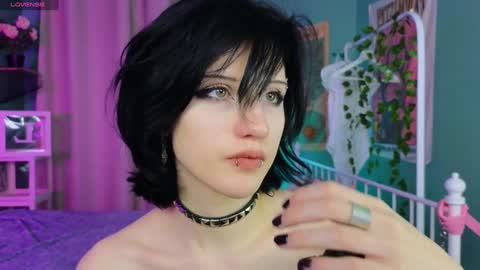 Snapshot of dark_vamp_ chatting on 02/05/25, 10:12 Vamp  online show from 02/05/25, 10:12