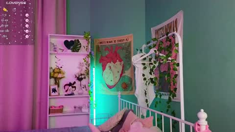 Snapshot of dark_vamp_ chatting on 02/06/25, 01:16 Vamp  online show from 02/06/25, 01:16