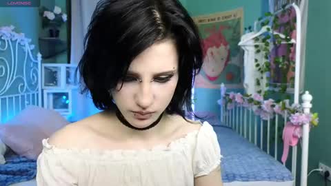 Snapshot of dark_vamp_ chatting on 02/24/25, 04:04 Vamp  online show from 02/24/25, 04:04