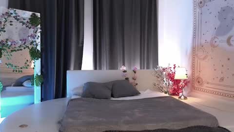 Snapshot of dark_vamp_ chatting on 03/07/25, 10:45 Vamp  online show from 03/07/25, 10:45