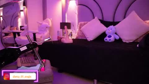 Snapshot of darkangelx_ chatting on 06/09/26, 11:05 Angel Darcy online show from 06/09/26, 11:05