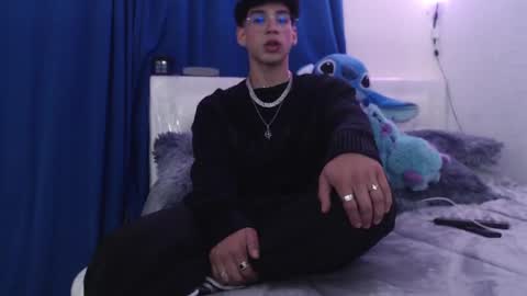 Snapshot of darkboy26_ chatting on 01/07/25, 01:59 Blake online show from 01/07/25, 01:59