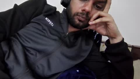 Snapshot of darkbud03 chatting on 03/03/26, 05:52 just a guy online show from 03/03/26, 05:52