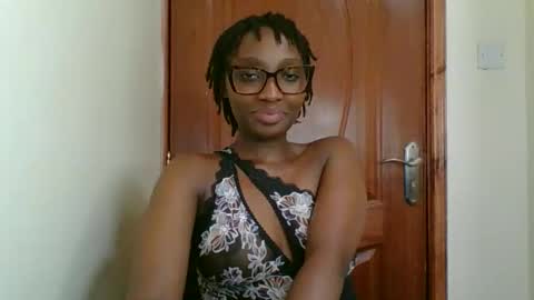 Snapshot of darkcherry11 chatting on 04/20/26, 10:11 Ari online show from 04/20/26, 10:11