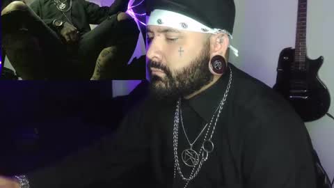 Snapshot of darkclothes chatting on 12/25/24, 03:08 darkclothes online show from 12/25/24, 03:08