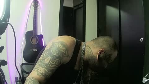 Snapshot of darkclothes chatting on 02/08/25, 05:08 darkclothes online show from 02/08/25, 05:08