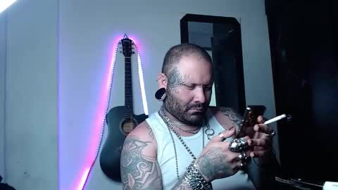 Snapshot of darkclothes chatting on 02/15/25, 02:37 darkclothes online show from 02/15/25, 02:37