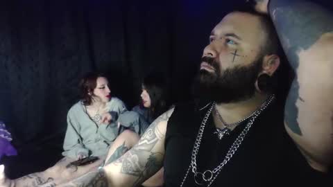 Snapshot of darkclothes chatting on 10/14/25, 08:37 darkclothes online show from 10/14/25, 08:37