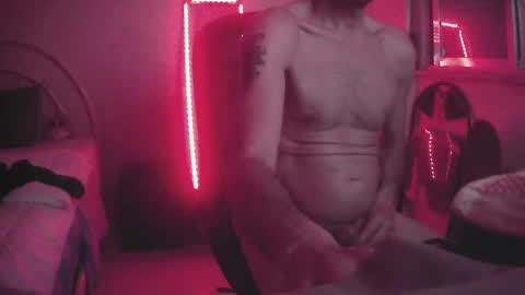 Snapshot of darkdance chatting on 02/16/25, 09:27 freak soul online show from 02/16/25, 09:27