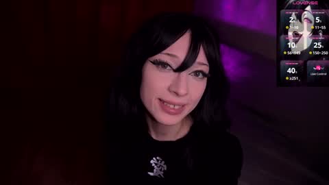 Snapshot of darkfirenight chatting on 12/08/24, 03:24 Yuu online show from 12/08/24, 03:24