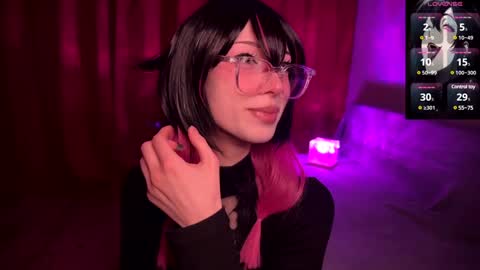 Snapshot of darkfirenight chatting on 01/07/25, 12:13 Yuu online show from 01/07/25, 12:13