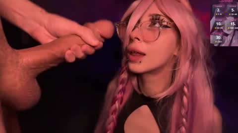 Snapshot of darkfirenight chatting on 10/22/25, 11:59 Yuu online show from 10/22/25, 11:59