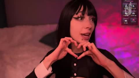 Snapshot of darkfirenight chatting on 11/13/25, 11:25 Yuu online show from 11/13/25, 11:25