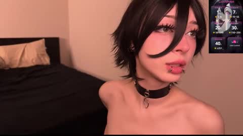 Snapshot of darkfirenight chatting on 03/26/26, 11:21 Yuu online show from 03/26/26, 11:21