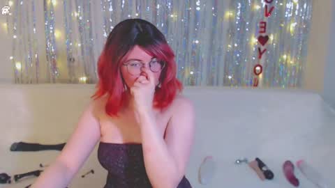 Snapshot of darkheto chatting on 01/11/25, 05:20 Kelly online show from 01/11/25, 05:20