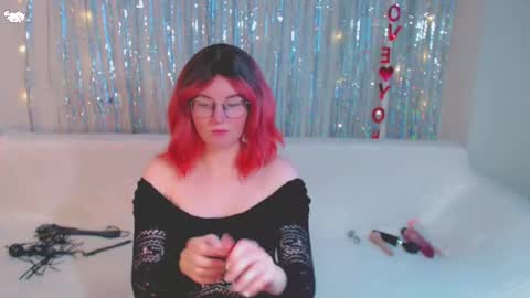 Snapshot of darkheto chatting on 01/14/25, 06:13 Kelly online show from 01/14/25, 06:13