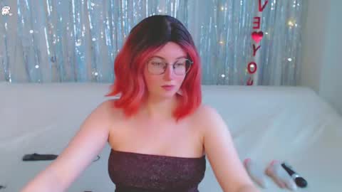 Snapshot of darkheto chatting on 02/16/25, 09:48 Kelly online show from 02/16/25, 09:48