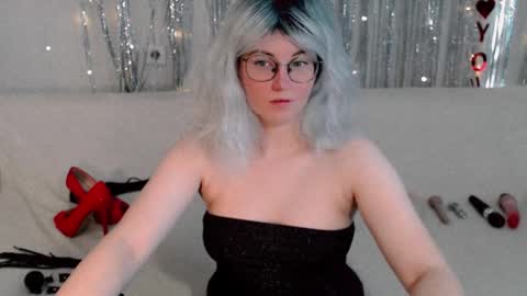 Snapshot of darkheto chatting on 09/12/25, 06:02 Kelly online show from 09/12/25, 06:02