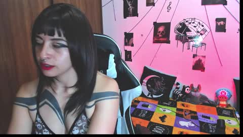 Snapshot of darkkittenuwu chatting on 11/24/25, 08:52 Hi Im Yuri independent modelhelp me get my 111 hands upuwu online show from 11/24/25, 08:52