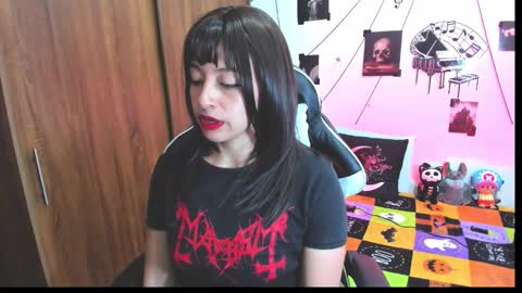 Snapshot of darkkittenuwu chatting on 11/29/25, 08:12 Hi Im Yuri independent modelhelp me get my 111 hands upuwu online show from 11/29/25, 08:12