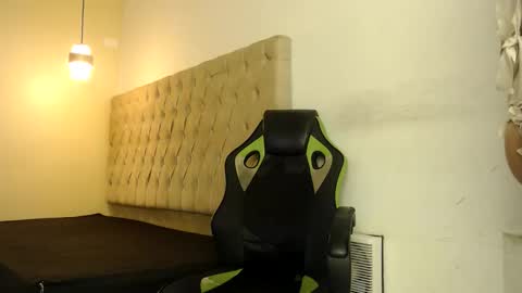 Snapshot of darkknightx01 chatting on 10/31/25, 01:17 darkknightx01 online show from 10/31/25, 01:17