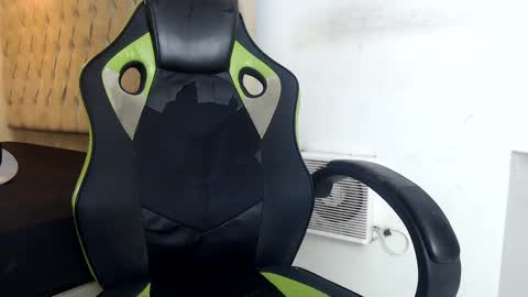 Snapshot of darkknightx01 chatting on 11/10/25, 10:25 darkknightx01 online show from 11/10/25, 10:25