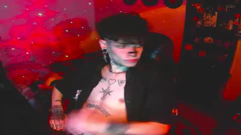   online show from 10/14/25, 04:35