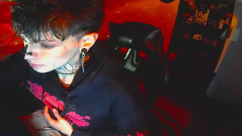   online show from 10/22/25, 07:08