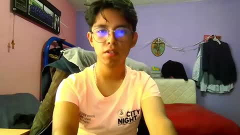 Snapshot of darknex_ chatting on 06/20/26, 10:34 Jose Ian online show from 06/20/26, 10:34