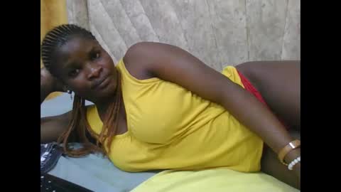 Snapshot of darknipples2 chatting on 09/19/25, 02:46 SHANICE online show from 09/19/25, 02:46