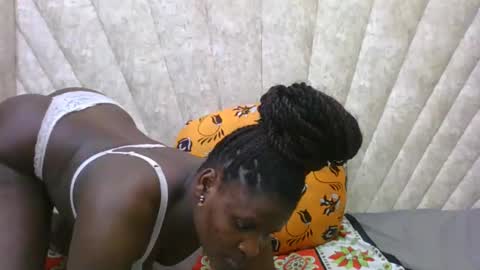 Snapshot of darknipples2 chatting on 10/15/25, 07:36 SHANICE online show from 10/15/25, 07:36