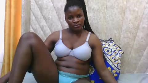 Snapshot of darknipples2 chatting on 10/19/25, 05:08 SHANICE online show from 10/19/25, 05:08