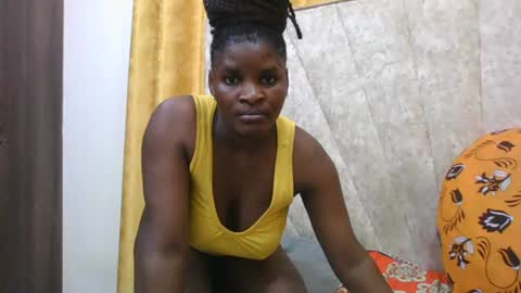 Snapshot of darknipples2 chatting on 10/31/25, 12:11 SHANICE online show from 10/31/25, 12:11