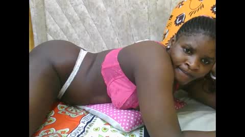 Snapshot of darknipples2 chatting on 11/16/25, 01:44 SHANICE online show from 11/16/25, 01:44