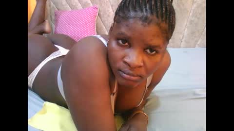 Snapshot of darknipples2 chatting on 11/28/25, 10:51 SHANICE online show from 11/28/25, 10:51