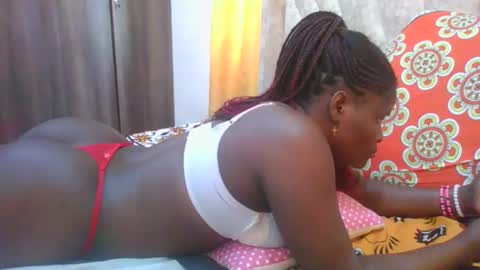 Snapshot of darknipples2 chatting on 02/09/26, 12:09 SHANICE online show from 02/09/26, 12:09