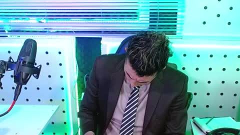 DARKO0717 online show from 12/15/25, 11:03