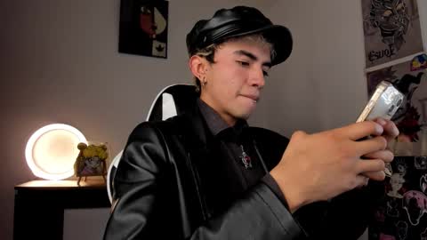 Snapshot of darkodark0 chatting on 10/24/25, 09:33 Darko online show from 10/24/25, 09:33