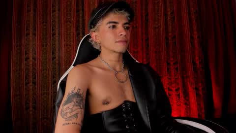 Snapshot of darkodark0 chatting on 11/07/25, 10:54 Darko online show from 11/07/25, 10:54