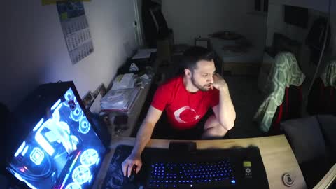 Snapshot of darkschneider_ chatting on 01/26/25, 05:45 darkschneider_ online show from 01/26/25, 05:45