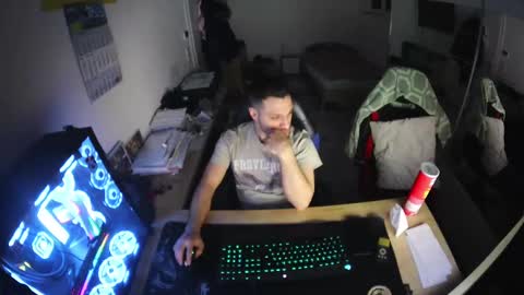 Snapshot of darkschneider_ chatting on 02/13/25, 05:26 darkschneider_ online show from 02/13/25, 05:26