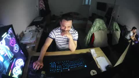 Snapshot of darkschneider_ chatting on 02/23/25, 06:39 darkschneider_ online show from 02/23/25, 06:39