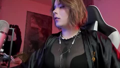 Miss Tailor  online show from 10/27/25, 03:49