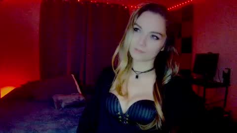roseredgoddess online show from 09/17/25, 01:51