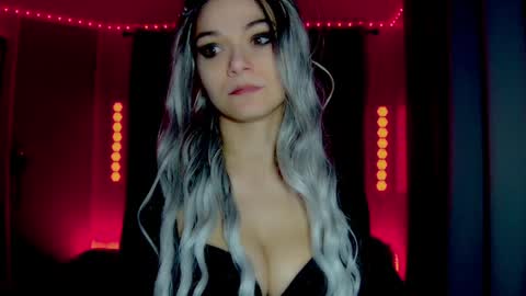 Snapshot of darkskullmistress chatting on 04/10/26, 01:55 roseredgoddess online show from 04/10/26, 01:55