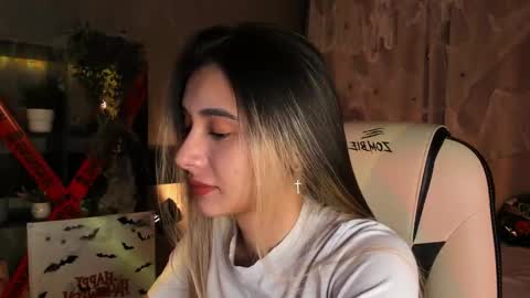 Snapshot of darlabelle chatting on 10/26/25, 03:34 Belle online show from 10/26/25, 03:34