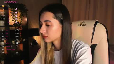 Snapshot of darlabelle chatting on 11/09/25, 03:38 Belle online show from 11/09/25, 03:38