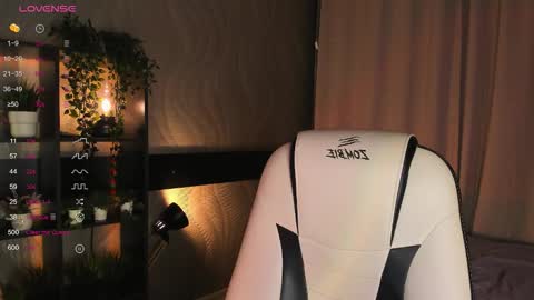 Snapshot of darlabelle chatting on 11/14/25, 04:22 Belle online show from 11/14/25, 04:22