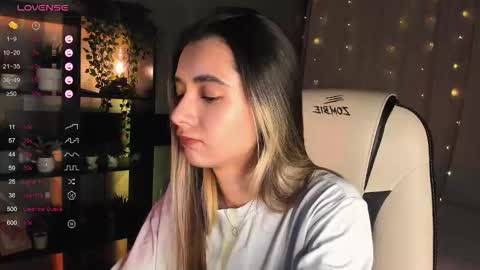 Snapshot of darlabelle chatting on 11/15/25, 03:48 Belle online show from 11/15/25, 03:48