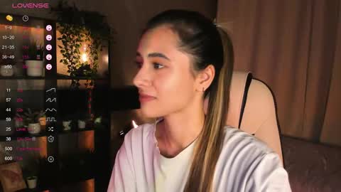 Snapshot of darlabelle chatting on 11/19/25, 03:50 Belle online show from 11/19/25, 03:50